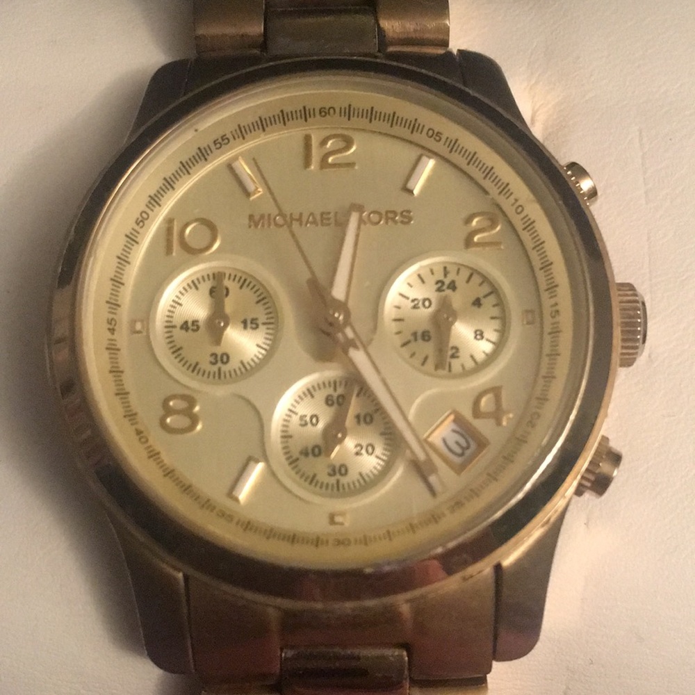Michael Kors Mid-Size Runway Chronograph Watch - Picture 2 of 3